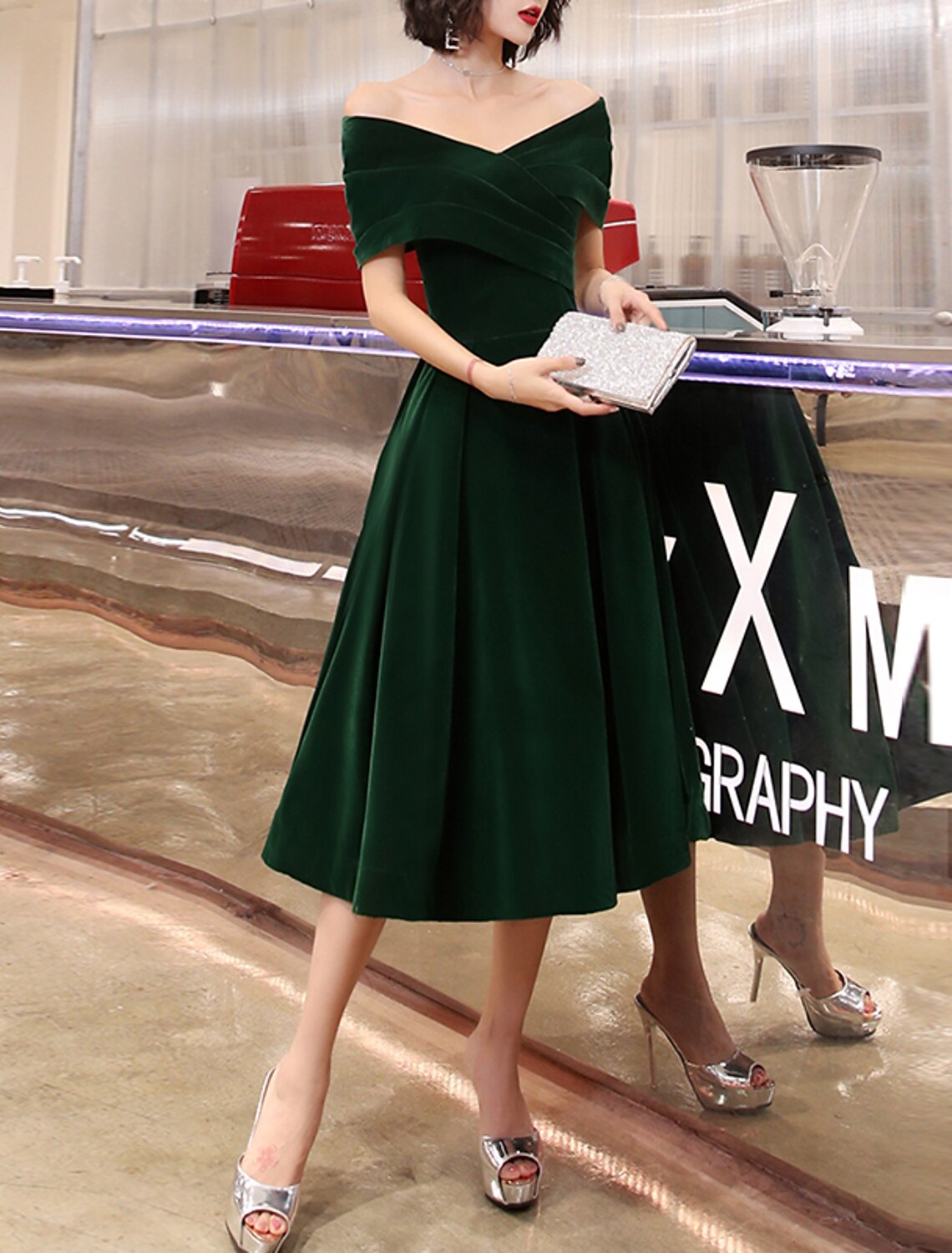 A-Line Minimalist Elegant Homecoming Cocktail Party Dress Dress Off Shoulder Short Sleeve Short / Mini Velvet with Criss Cross Pleats-SOGOTADE