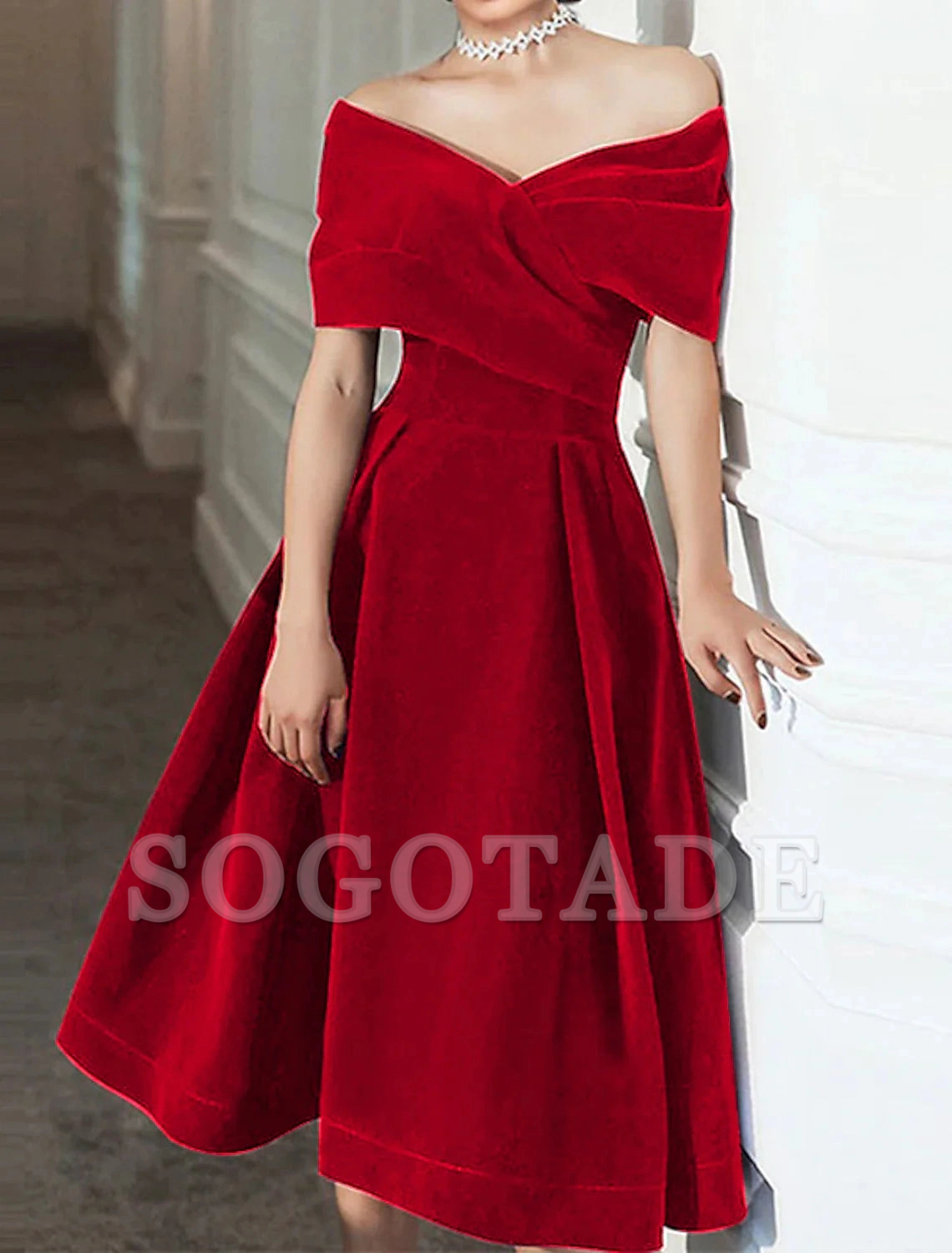 A-Line Cocktail Black Dress 1950s Dress Christmas Red Green Dress Fall Wedding Guest Dress Knee Length Short Sleeve Off Shoulder Velvet with Pleats Pure Color-SOGOTADE