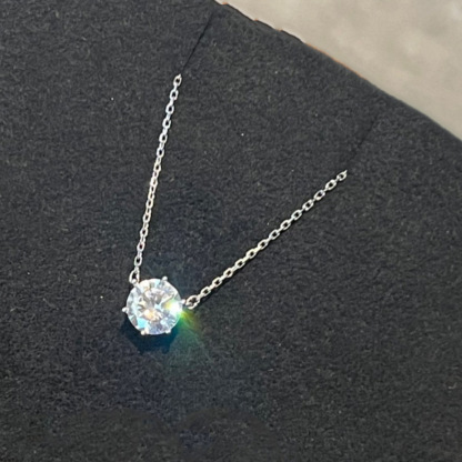 Shine Bright: The Solitaire Necklace That Captivates