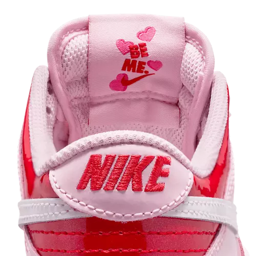 Nike Dunk Low Valentine's Day