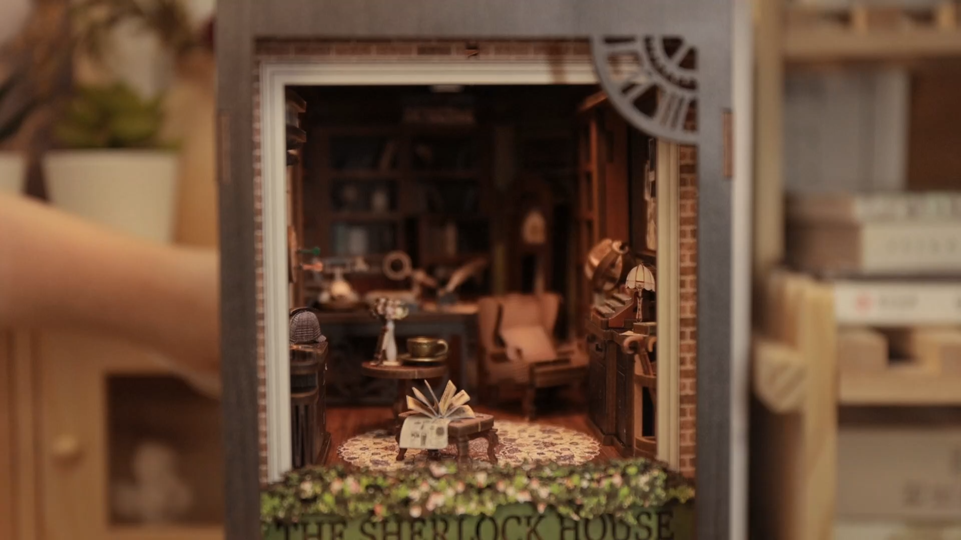 DIY Book Nook Kit DIY Wooden Miniature House Dollhouse Kit Bookshelf Insert Decor Booknook Bookcase Model Build Creativity Gift Kit Decor Alley with LED Light (Rose Detective Agency)