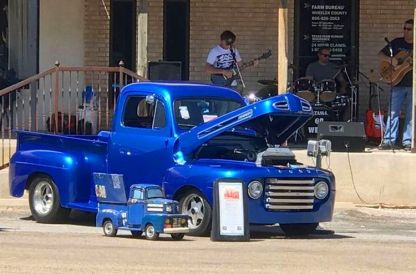 Pick-Up Truck Cooler 