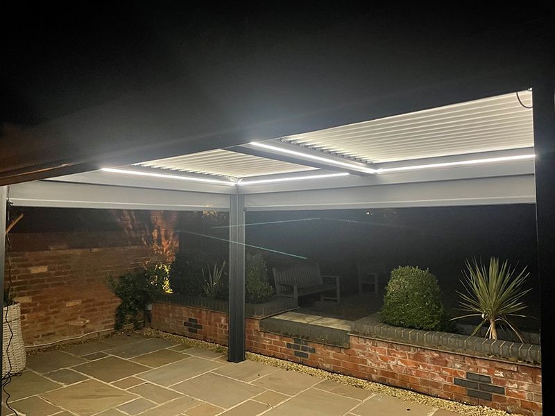 Eclipse 3 X 4m LED Motorised Pergola | Free Standing