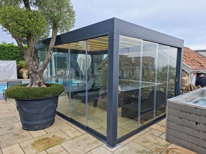 Pergo-Lux 5 x 3M Free Standing 