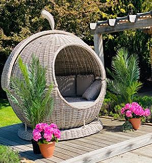 Fiji Apple Day Bed
