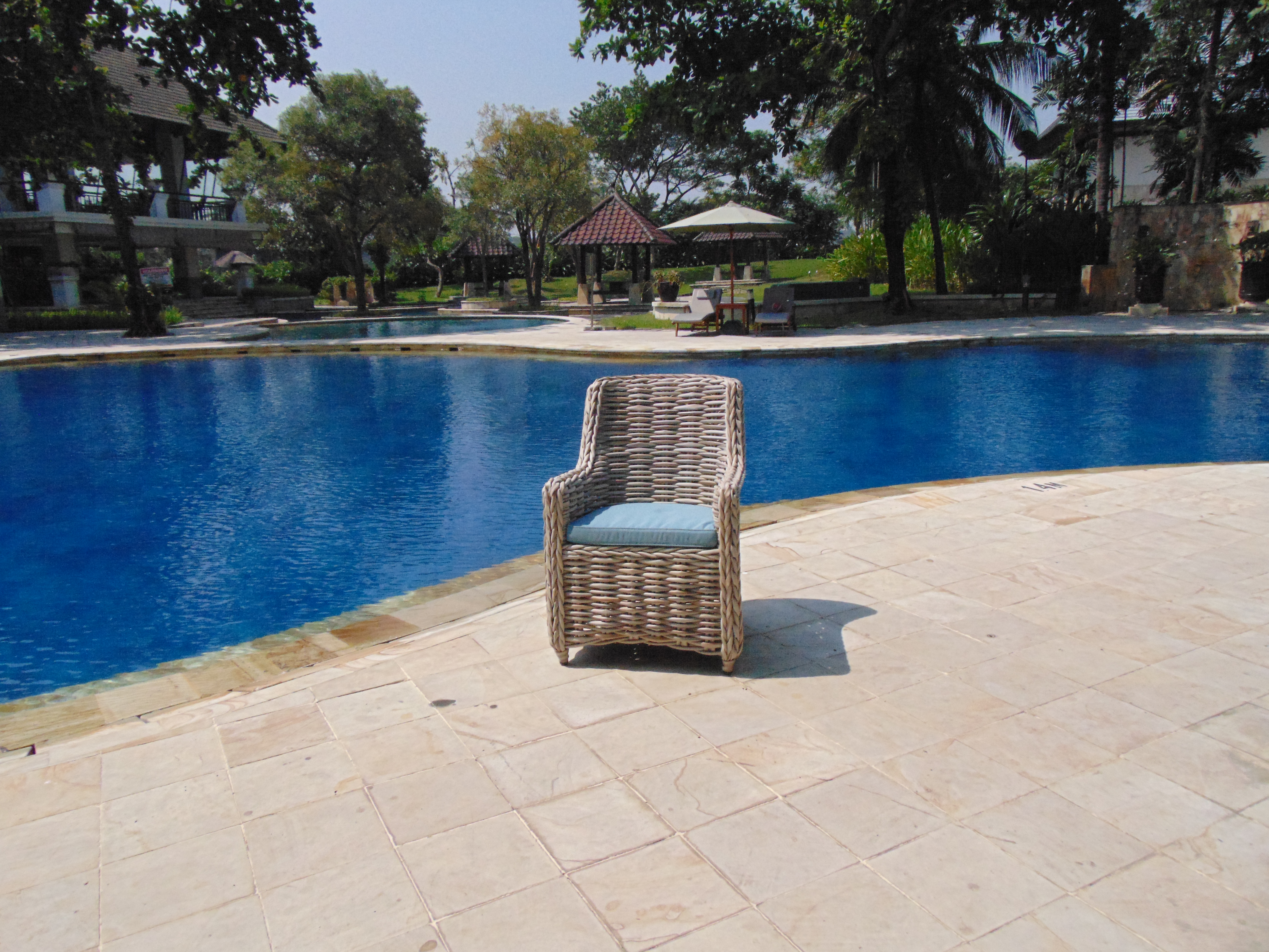 Fiji 8 Chair Dining Set