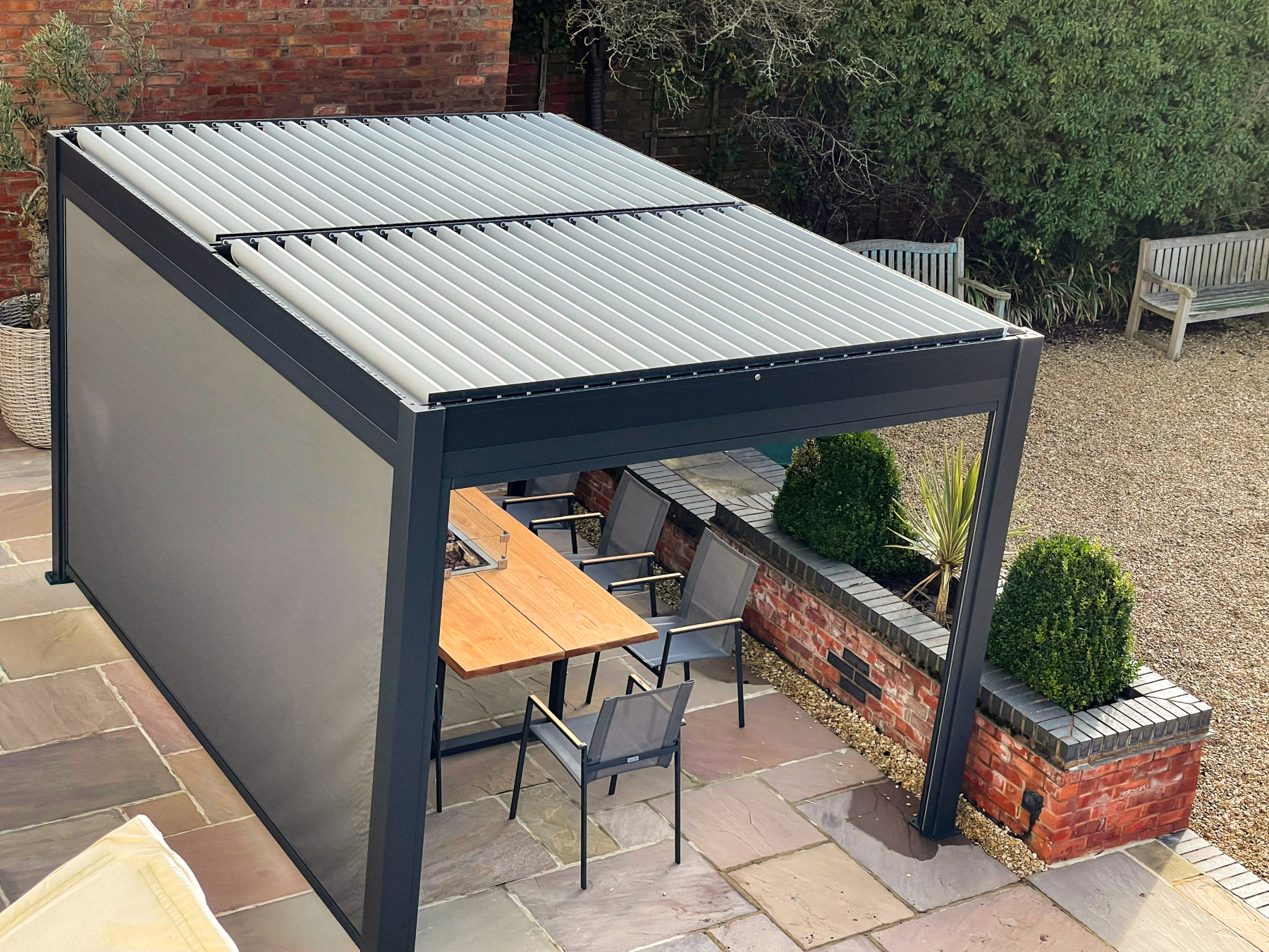 Eclipse 3 X 4m LED Motorised Pergola | Free Standing