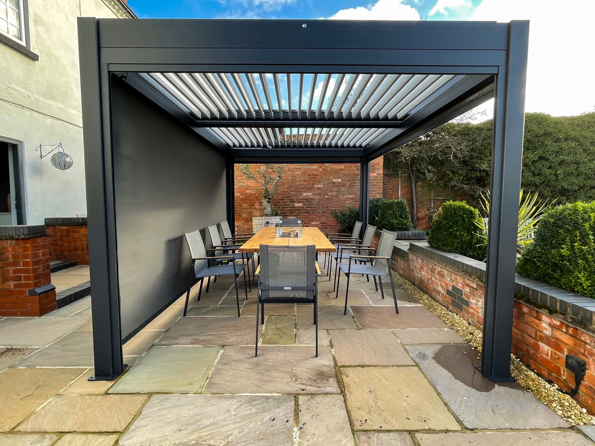 Eclipse 3 X 4m LED Motorised Pergola | Free Standing