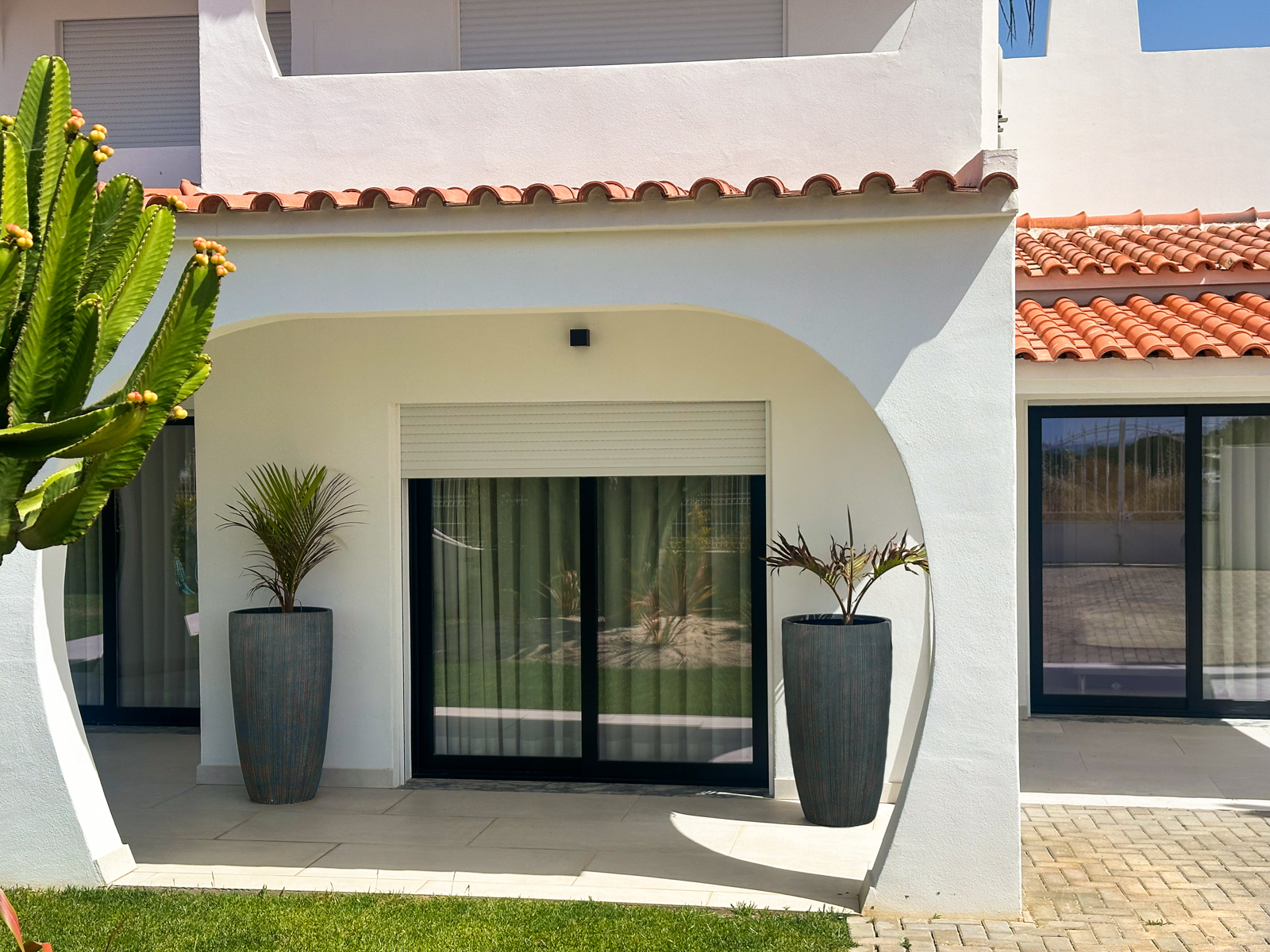 Tulle Decorative Plant Pot-Garden Furniture Centre-MidInstock,instock,MidRange,Garden Planters,Garden Plants-{collection_title}