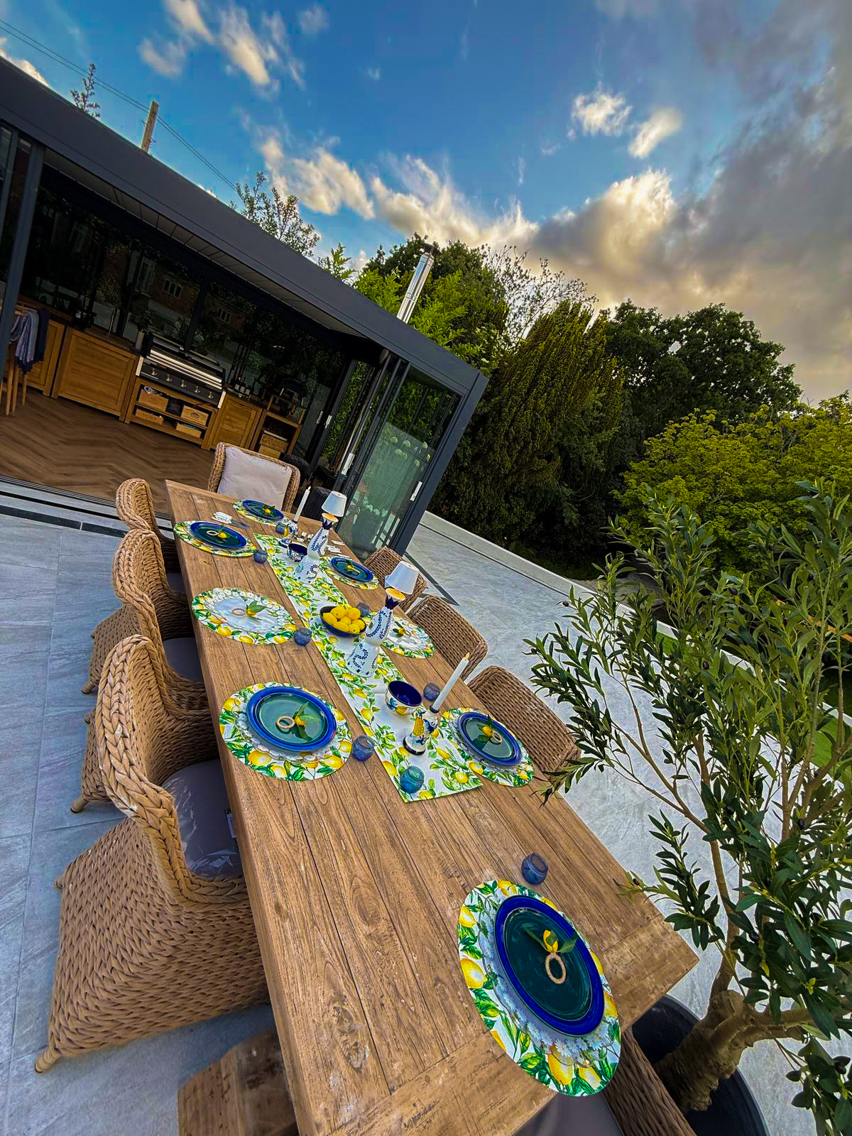 Valencia and Montana Dining Set