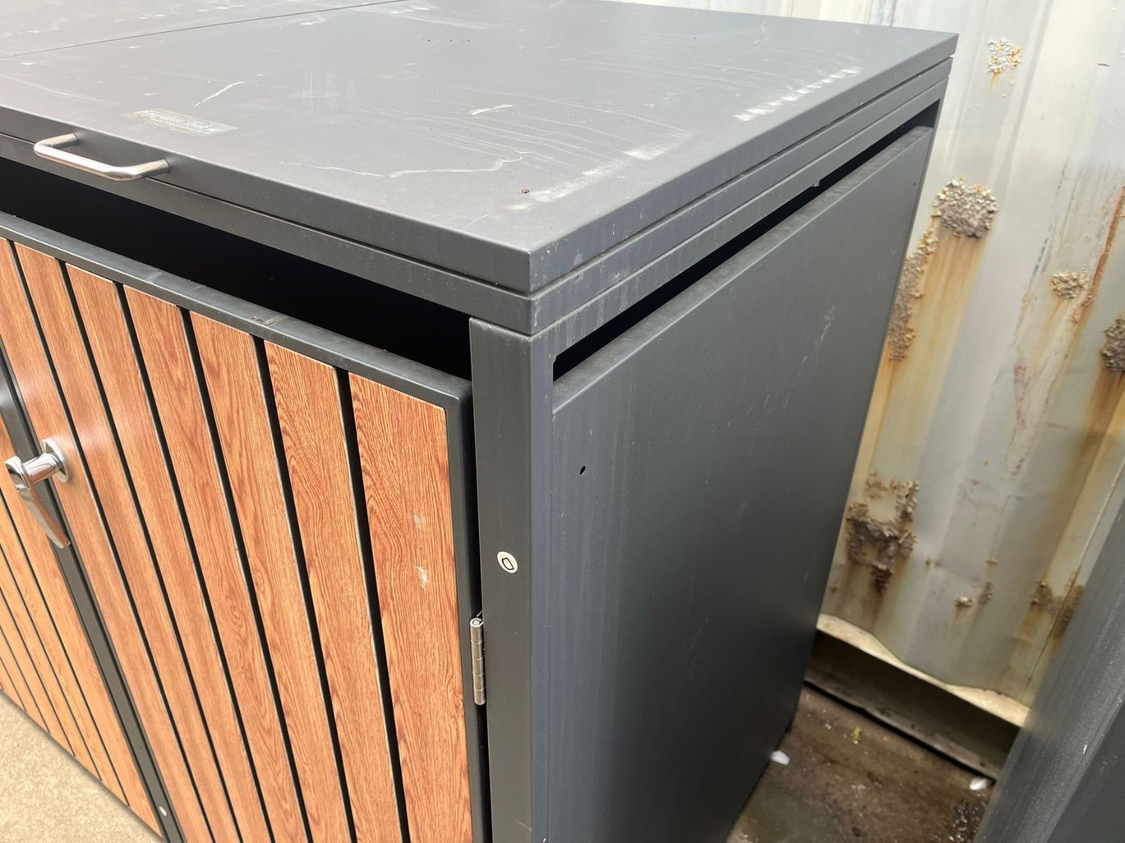 Galvanized Steel Wheelie Bin Cover Wood Effect | Double | Ex-Display-Garden Furniture Centre-MidRange,Accessories,Wheelie Bin Covers,Storage Accessories,Wheelie Bin Storage,Wood Effect,Double,Top Opening,Ex-Display,Showroom exdis,Sale-{collection_title}