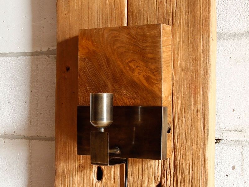 Button Wall Lamp