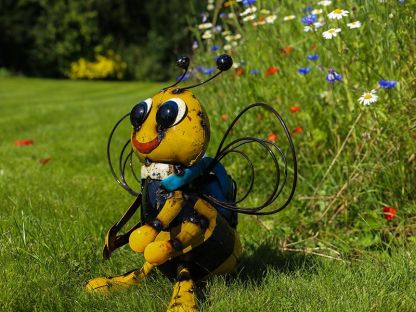 Buzzy Bee Planter 