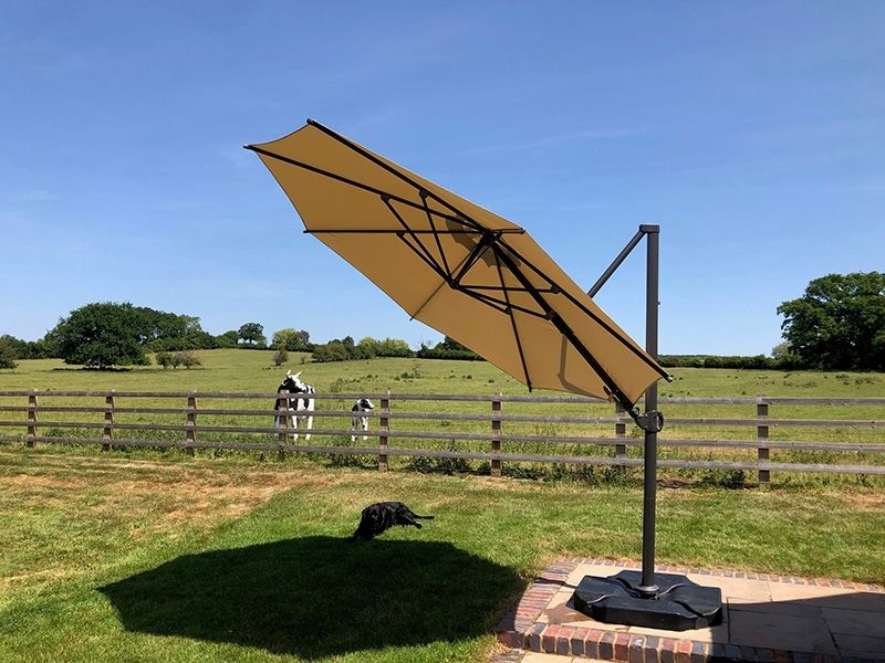 Calypso LED Parasol 3.5M Diameter