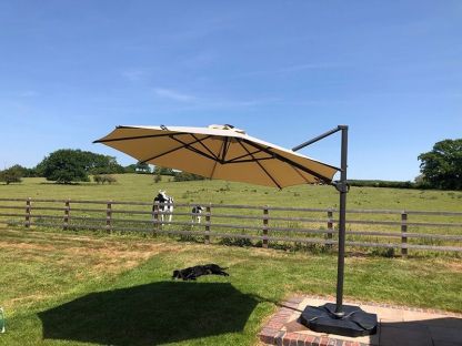 Calypso LED Parasol 3.5M Diameter