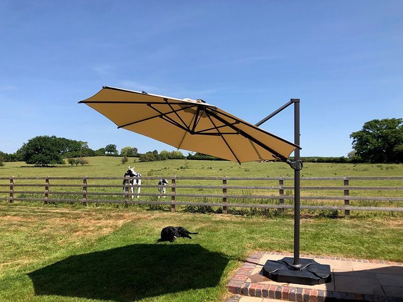 Calypso LED Parasol 3.5M Diameter