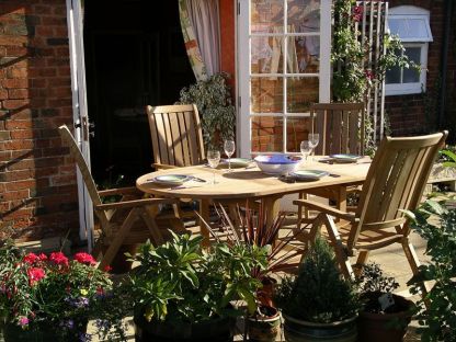 Classic 2M Table and Kingsbury Recliners