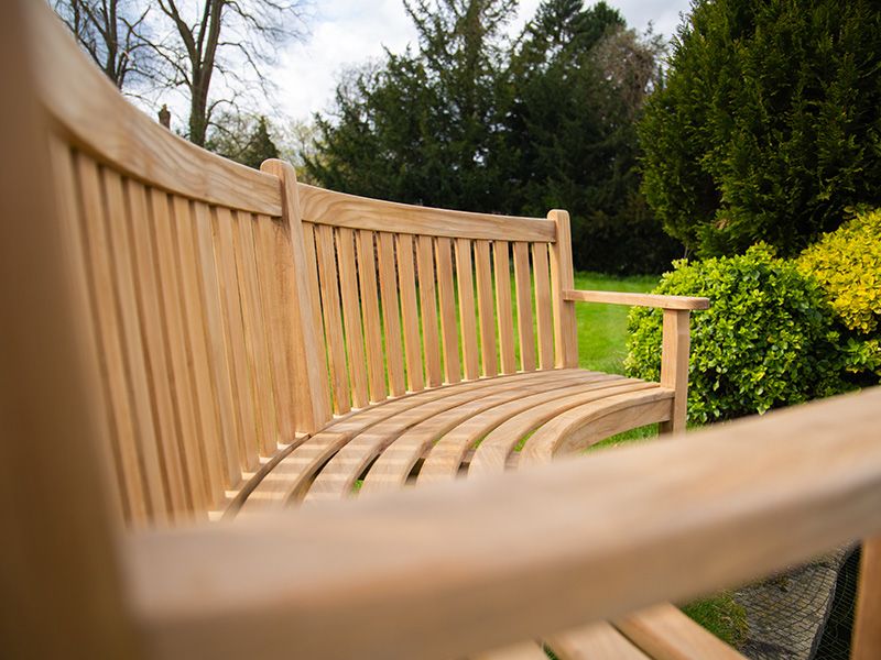 Contour Curved Bench | With Arms