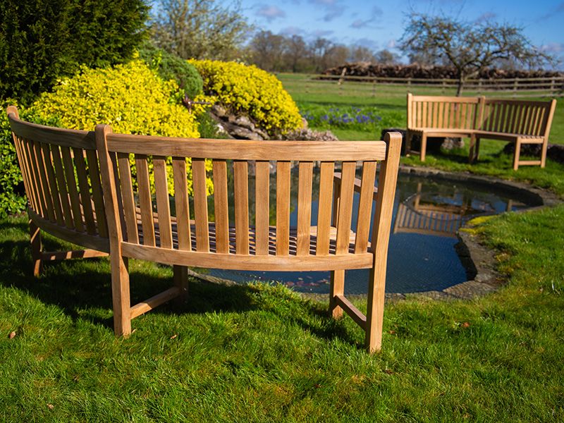 Contour Curved Bench | With Arms