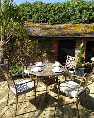 Leaf 4 Seater Round Table and Chairs 'set' -Garden Furniture Centre-HighRange,Metal,Outdoor Furniture,Metal Furniture,Casino & Leaf Range-{collection_title}