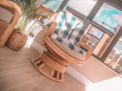 Moreton Swivel Suite