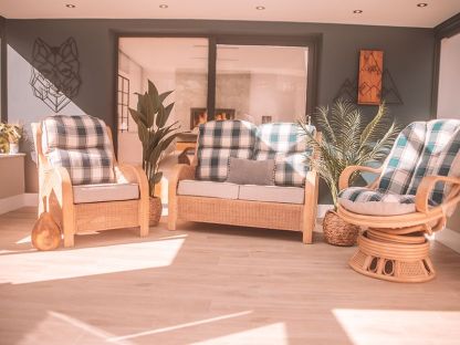 Moreton Swivel Suite