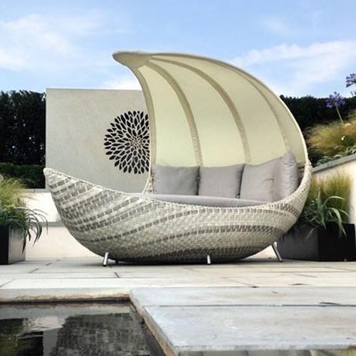 Crescent Lounge from Domus Ventures