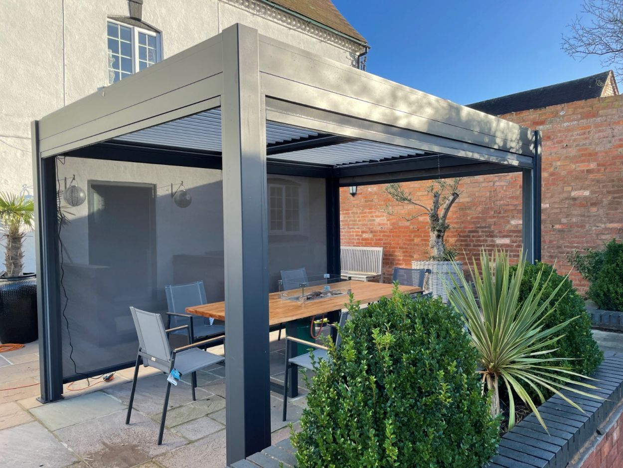 Eclipse 3 X 4m LED Motorised Pergola | Free Standing