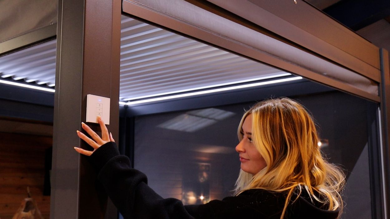 Eclipse 5 X 3m LED Motorised Pergola | Wall Mounted -Garden Furniture Centre-Free Install,HighRange,Free Standing,Gazebos,Metal Gazebos,Wall Mounted Gazebos,Eclipse Louvered Roof Gazebo Range,Eclipse Range Ranges,Eclipse Range-{collection_title}