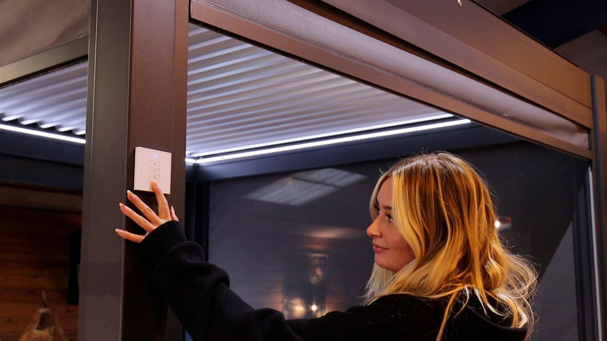 Eclipse 5 X 3m LED Motorised Pergola | Wall Mounted -Garden Furniture Centre-Free Install,HighRange,Free Standing,Gazebos,Metal Gazebos,Wall Mounted Gazebos,Eclipse Louvered Roof Gazebo Range,Eclipse Range Ranges,Eclipse Range-{collection_title}