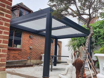 Eclipse 5 X 3m LED Motorised Pergola | Wall Mounted 