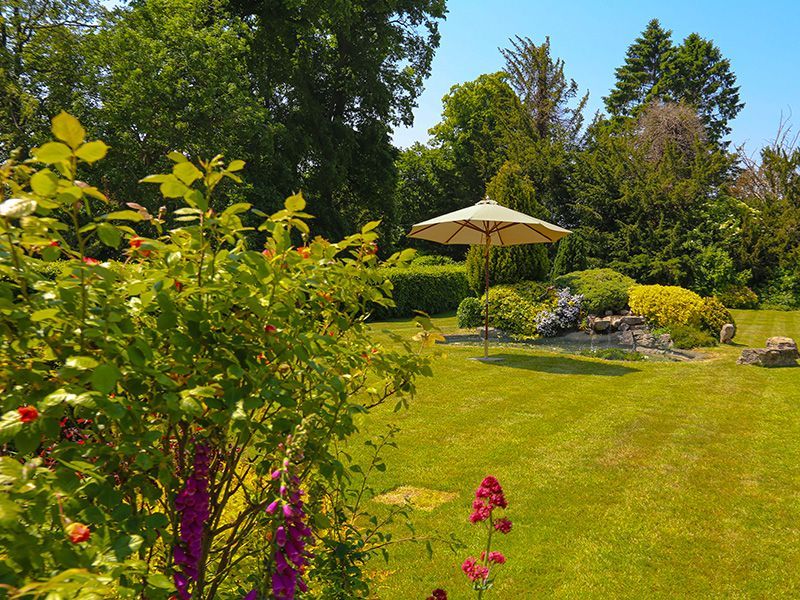 Emerald 2.1M Dia Parasol | FSC® Certified