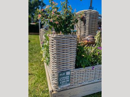 Fiji Corner Planter