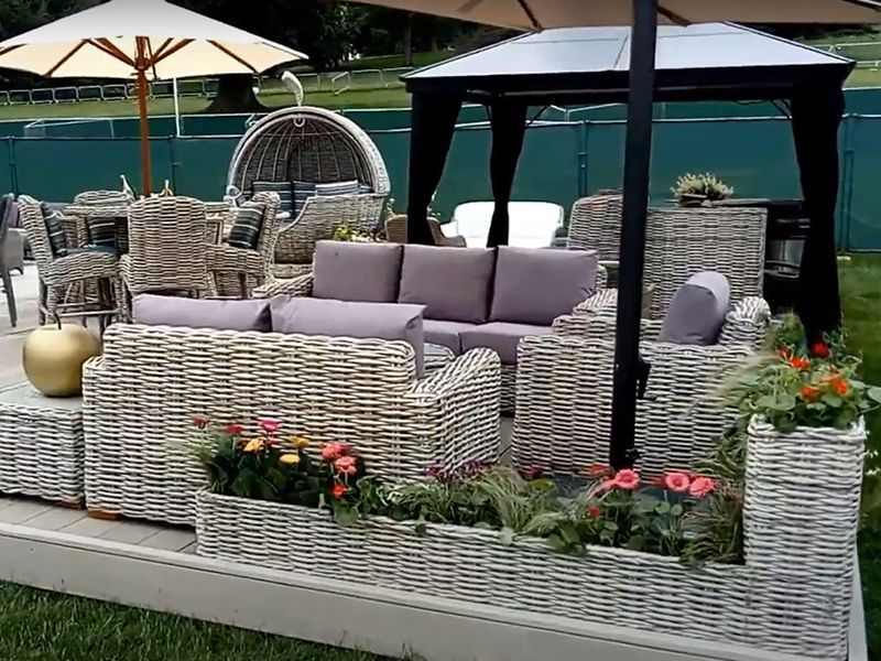 Fiji Corner Planter