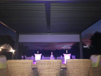 3 X 3M END Screen (276.5cm) 