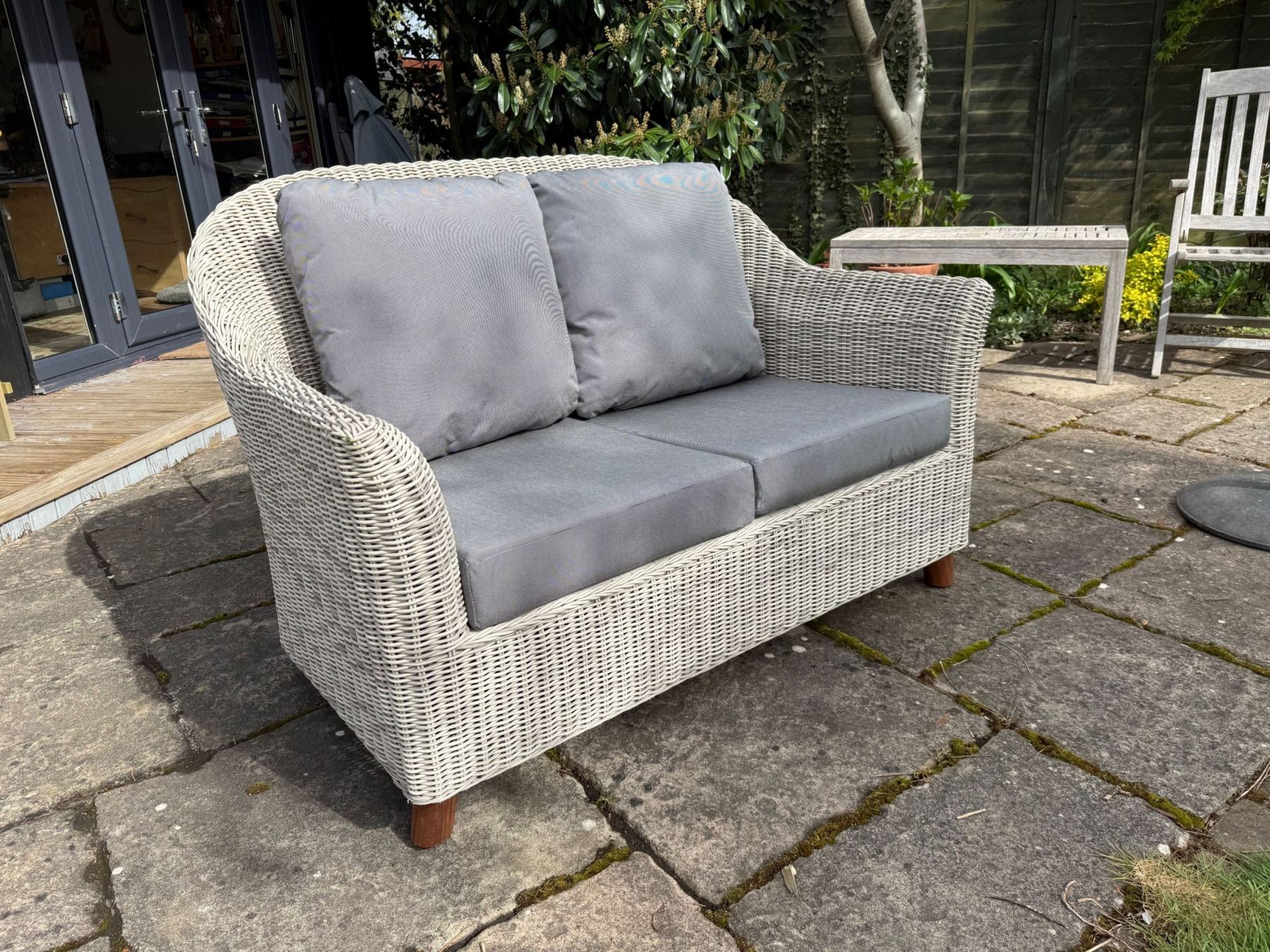 Fiji Smooth Sofa 