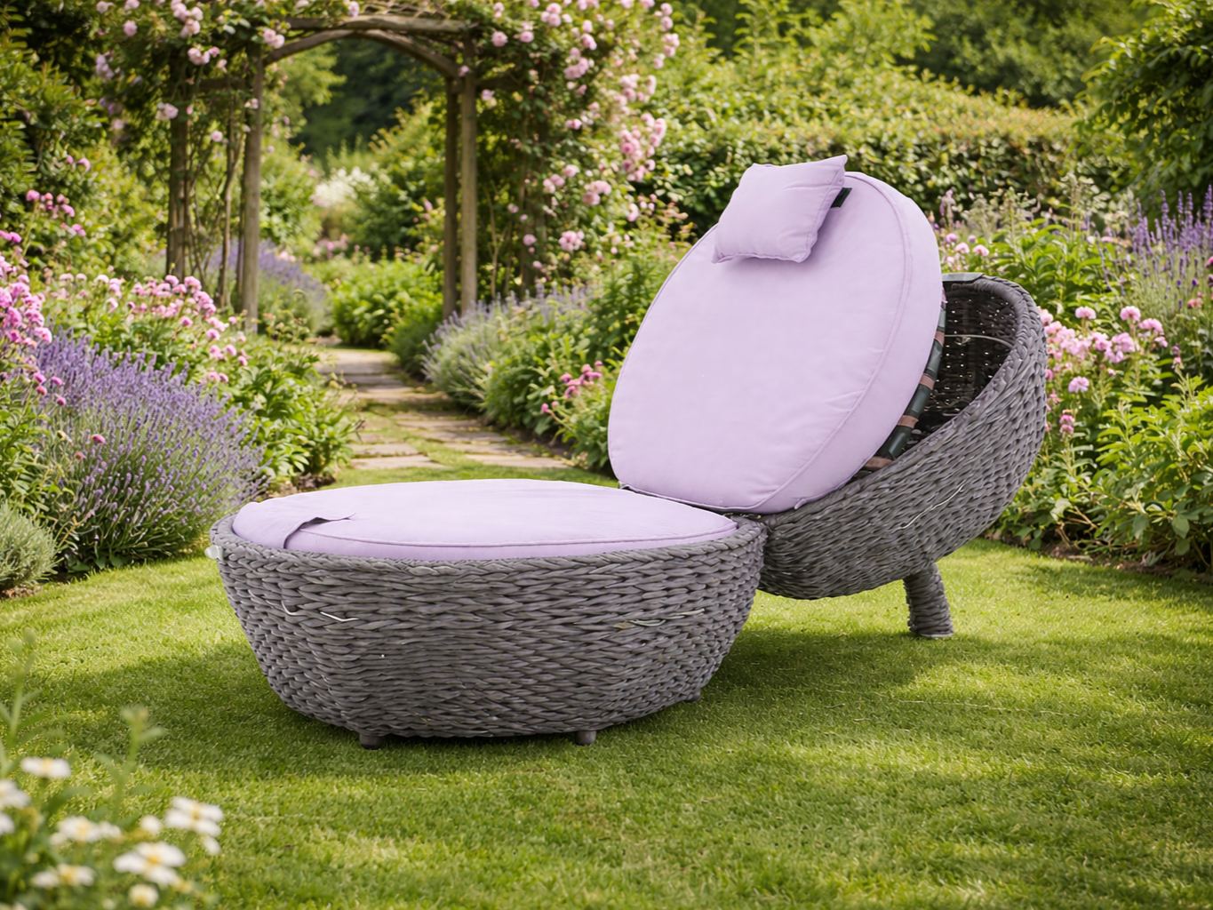 Midnight Montana Magic Apple Day Bed