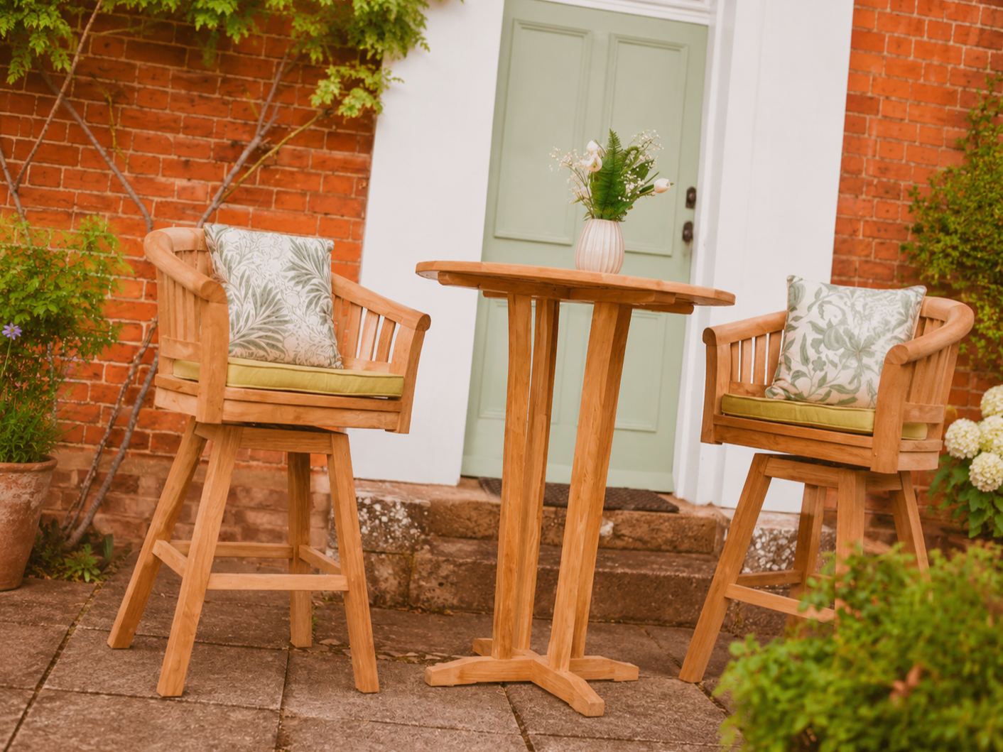 Half Moon Swivel Bar Set | Grand Designs Ex-display