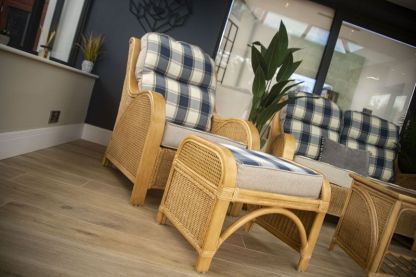 Moreton Swivel Suite