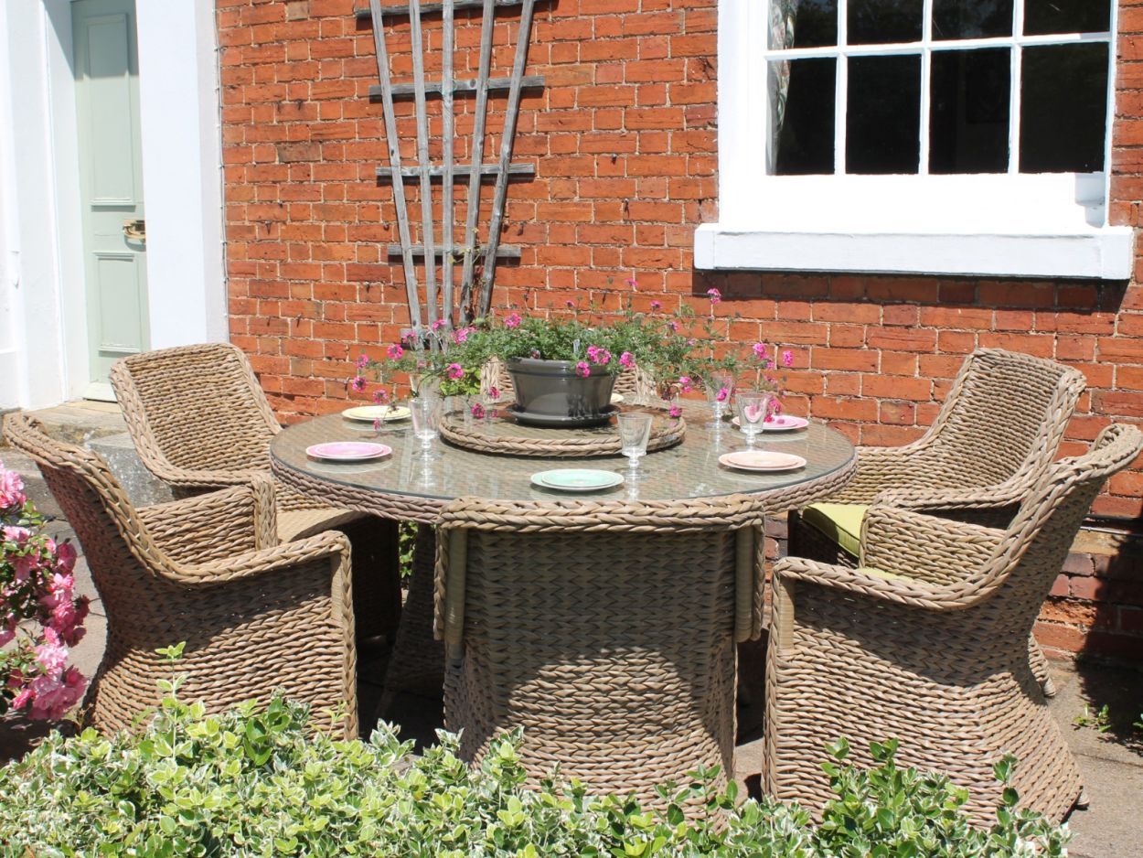 Montana Round Dining Table-Garden Furniture Centre-MidInstock,instock,HighRange,MidRange,Dining Table,Outdoor Furniture,Rattan Furniture,Montana Range,Outdoor Dining,Rattan,Tables,Montana,Rattan Tables-{collection_title}