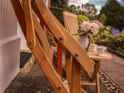 Balmoral Folding Armchair | FSC® Certified