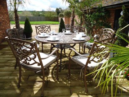 Casino 6 Seater Round Table and Chairs Set