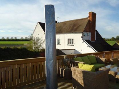 Junior Roma 2.75m Square Cantilever Parasol & Weather Cover 