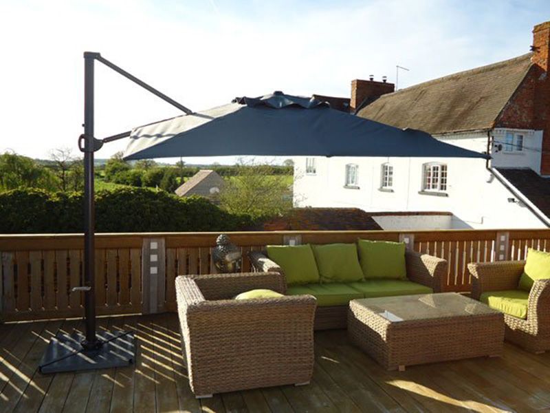 Junior Roma 2.75m Square Cantilever Parasol & Weather Cover 