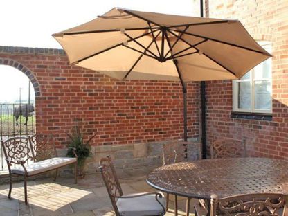 Junior Roma 3m Diameter Cantilever Parasol  & Weather Cover