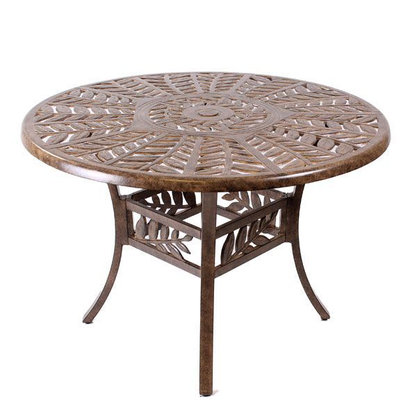 Leaf 106cm dia table