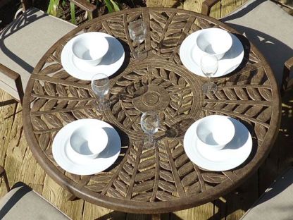 Leaf 4 Seater Round Table and Chairs 'set' 
