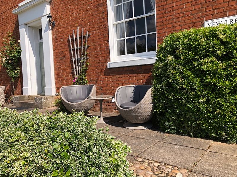 Luxor Meteor Swivel Chair Set 