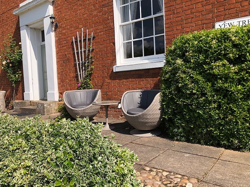 Luxor Meteor Swivel Chair Set 