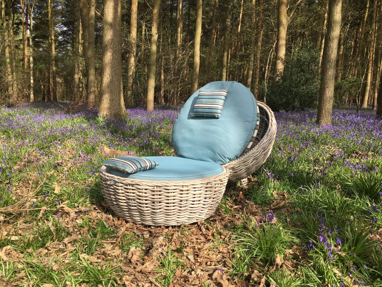 Fiji Magic Apple Day Bed